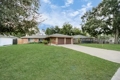 5758 Heron Drive, Houston, TX 77033 - Photo 5