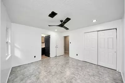 5758 Heron Drive, Houston, TX 77033 - Photo 21