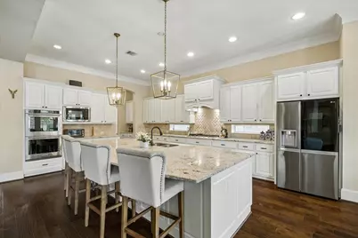 123 N Thatcher Bend Circle, The Woodlands, TX 77389 - Photo 9