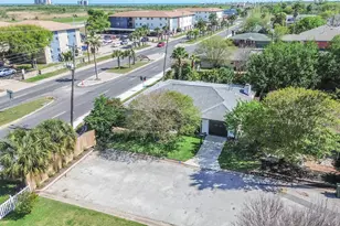 1425 Harbor View Dr, Galveston, TX 77550 - Photo 31