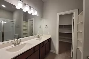 210 Oakcrest, Conroe, TX 77304 - Photo 13