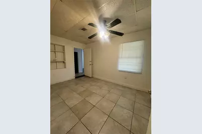 9113 Oak Knoll Lane, Houston, TX 77078 - Photo 13