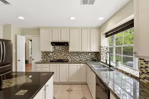38 Dovewing Pl, The Woodlands, TX 77382 - Photo 5