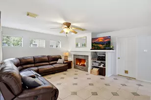 38 Dovewing Pl, The Woodlands, TX 77382 - Photo 9