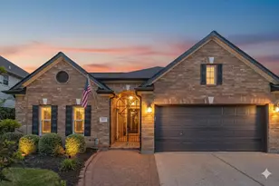 425 Cardinal Oaks, League City, TX 77565 - Photo 1