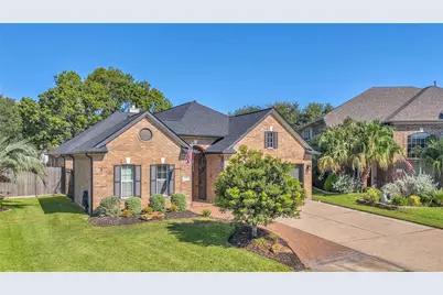 425 Cardinal Oaks, League City, TX 77565 - Photo 3