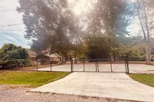 4802 Holly St, Orange, TX 77630 - Photo 3