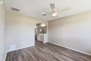 623 E Country Grove Cir, Pearland, TX 77584 - Photo 15