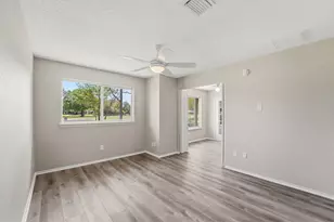 623 E Country Grove Cir, Pearland, TX 77584 - Photo 17