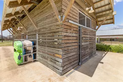 208 Woodside Court, Clute, TX 77531 - Photo 45