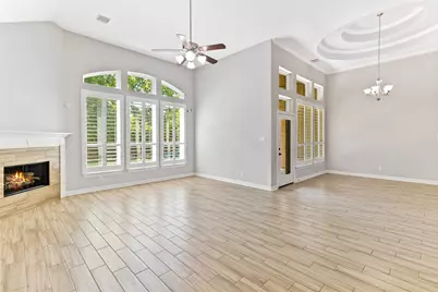 208 Woodside Court, Clute, TX 77531 - Photo 3