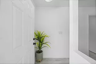 15415 W Hampton Cir, Houston, TX 77071 - Photo 5