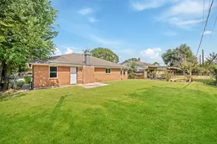 15415 W Hampton Cir, Houston, TX 77071 - Photo 33