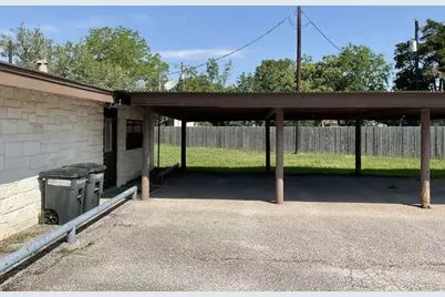 208 E York Street, Ganado, TX 77962 - Photo 3