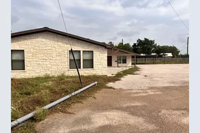 208 E York Street, Ganado, TX 77962 - Photo 1