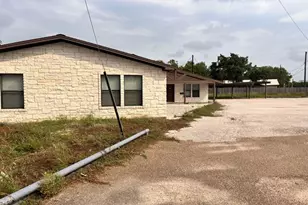 208 E York St, Ganado, TX 77962 - Photo 1