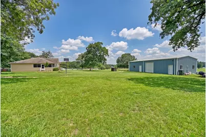 16292 Sycamore Rd, Cat Spring, TX 78933 - Photo 3