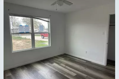 2519 County Road 5710, Devine, TX 78016 - Photo 5