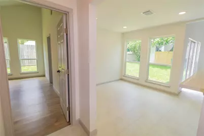 11042 Petworth Drive, Houston, TX 77072 - Photo 19
