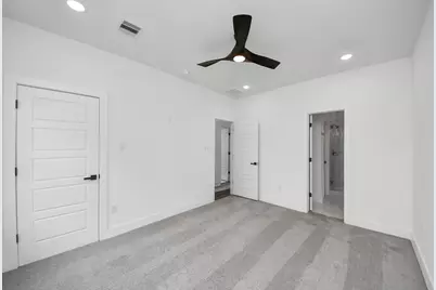 8117 Sterlingshire Street #A/B, Houston, TX 77078 - Photo 21