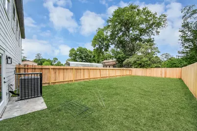 8117 Sterlingshire Street #A/B, Houston, TX 77078 - Photo 37