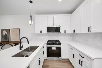 8117 Sterlingshire Street #A/B, Houston, TX 77078 - Photo 11