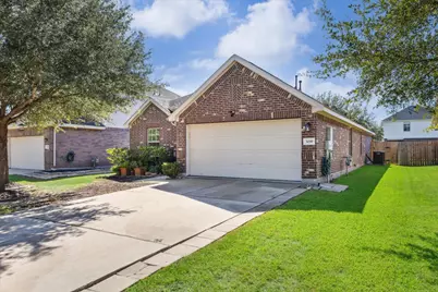 3039 Boxwood Springs Lane, Dickinson, TX 77539 - Photo 3