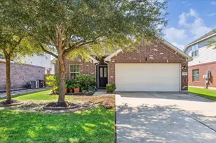 3039 Boxwood Springs Ln, Dickinson, TX 77539 - Photo 1