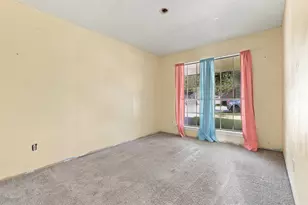 1906 Kings Ln, Alvin, TX 77511 - Photo 13
