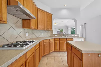 7902 Fall Hollow Drive, Houston, TX 77041 - Photo 11