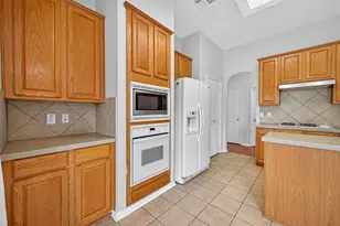 7902 Fall Hollow Dr, Houston, TX 77041 - Photo 15