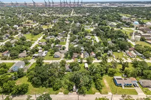 135 Pine Bluff St, La Porte, TX 77571 - Photo 3