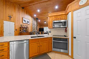 9895 Hickory Ridge Dr, Conroe, TX 77303 - Photo 11
