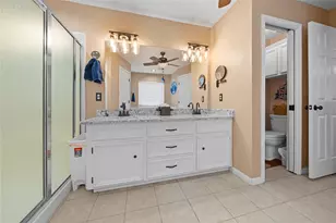 9895 Hickory Ridge Dr, Conroe, TX 77303 - Photo 19