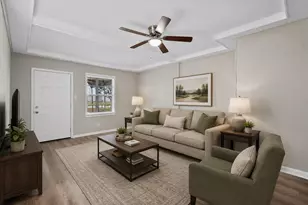 1004 S 2nd St, La Porte, TX 77571 - Photo 3