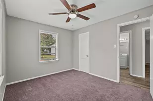 1004 S 2nd St, La Porte, TX 77571 - Photo 11