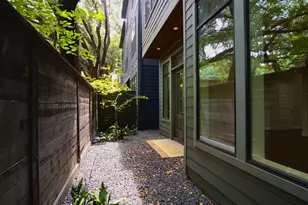 11020 Ave Malkenu Ave, Houston, TX 77043 - Photo 9