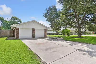 1705 Hartt Street, Baytown, TX 77520 - Photo 23