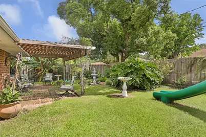 1705 Hartt Street, Baytown, TX 77520 - Photo 21