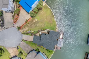 1303 Outrigger, Tiki Island, TX 77554 - Photo 35