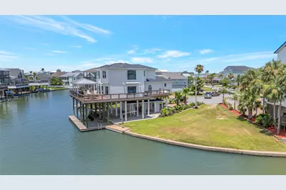 1303 Outrigger, Tiki Island, TX 77554 - Photo 9