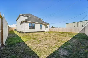 320 E Main St, La Porte, TX 77571 - Photo 35