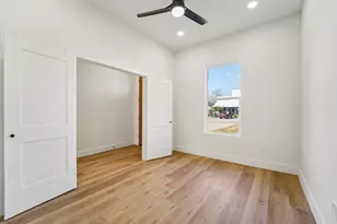 320 E Main St, La Porte, TX 77571 - Photo 13