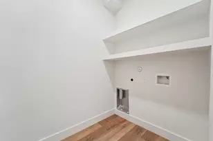 320 E Main St, La Porte, TX 77571 - Photo 15