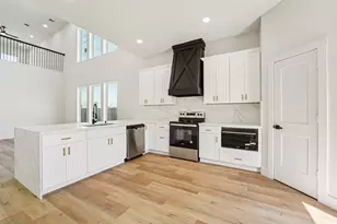 320 E Main St, La Porte, TX 77571 - Photo 11