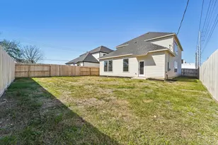 320 E Main St, La Porte, TX 77571 - Photo 5
