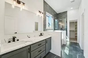 320 E Main St, La Porte, TX 77571 - Photo 21