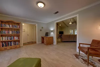 2107 Timberlane, Conroe, TX 77301 - Photo 3