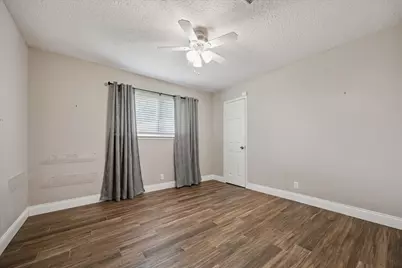 3019 Triway Lane, Houston, TX 77043 - Photo 15