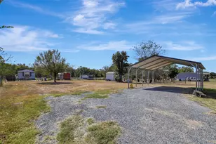 409 W Park St, Madisonville, TX 77864 - Photo 21